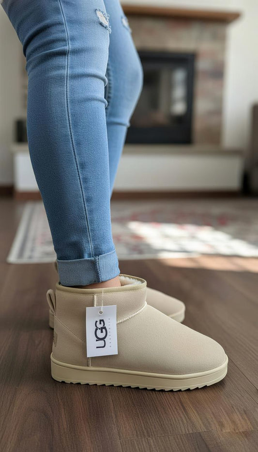بوت UGG BEIGE